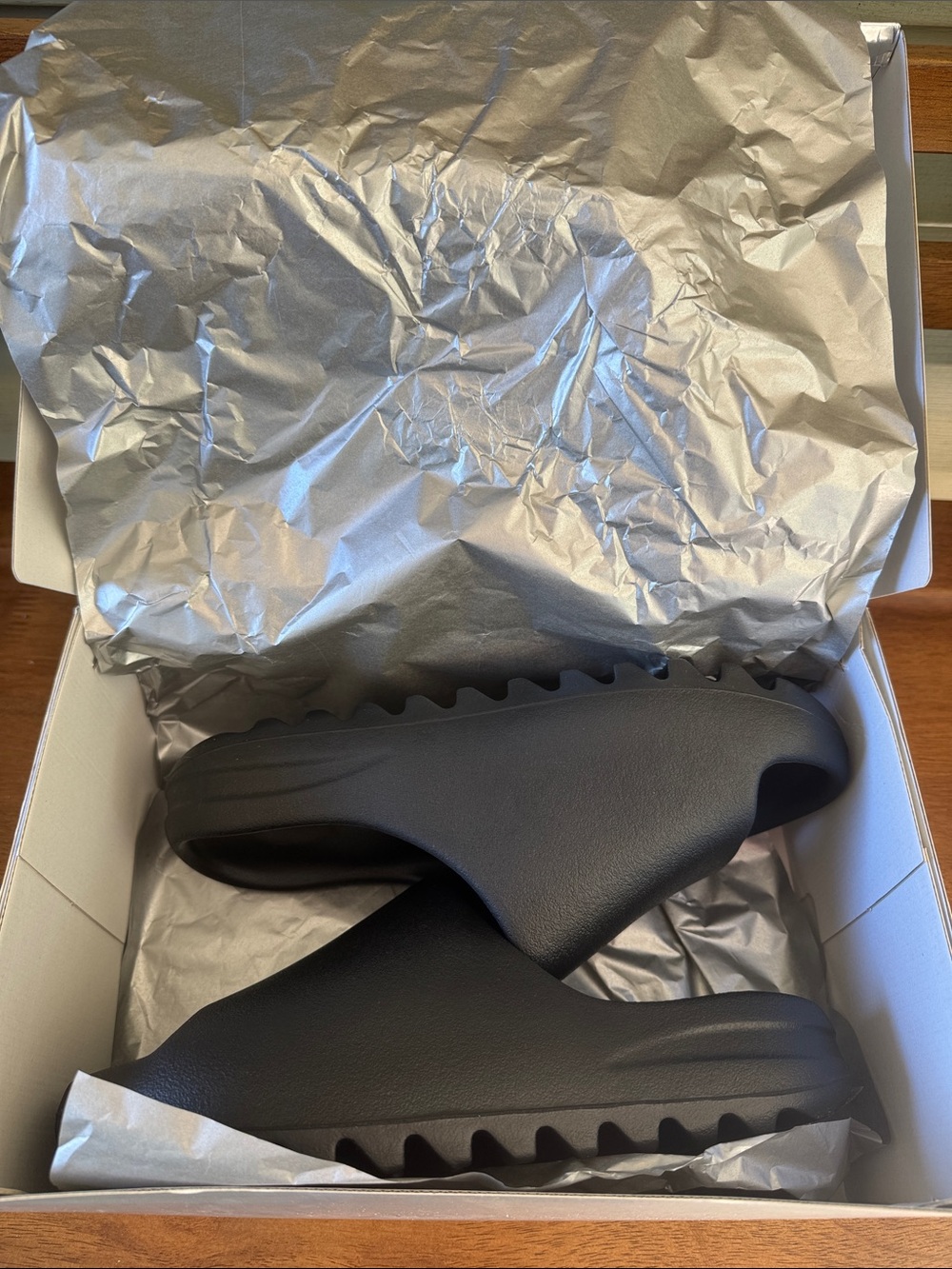 Yeezy Men’s Slide — Black Minimalist Foam Slip-On - Picture 5 of 6